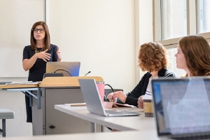 Nursing-classroom-students Nursing-classroom-students